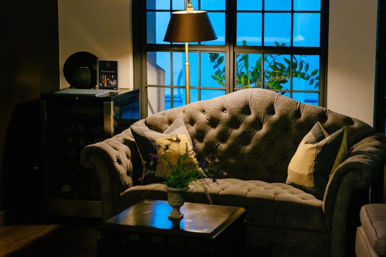Thea Private Suites By Th District Банкок Екстериор снимка