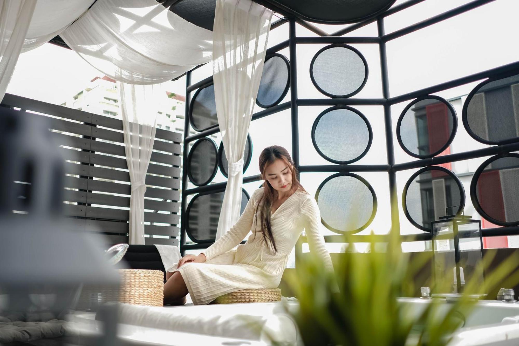 Thea Private Suites By Th District Банкок Екстериор снимка