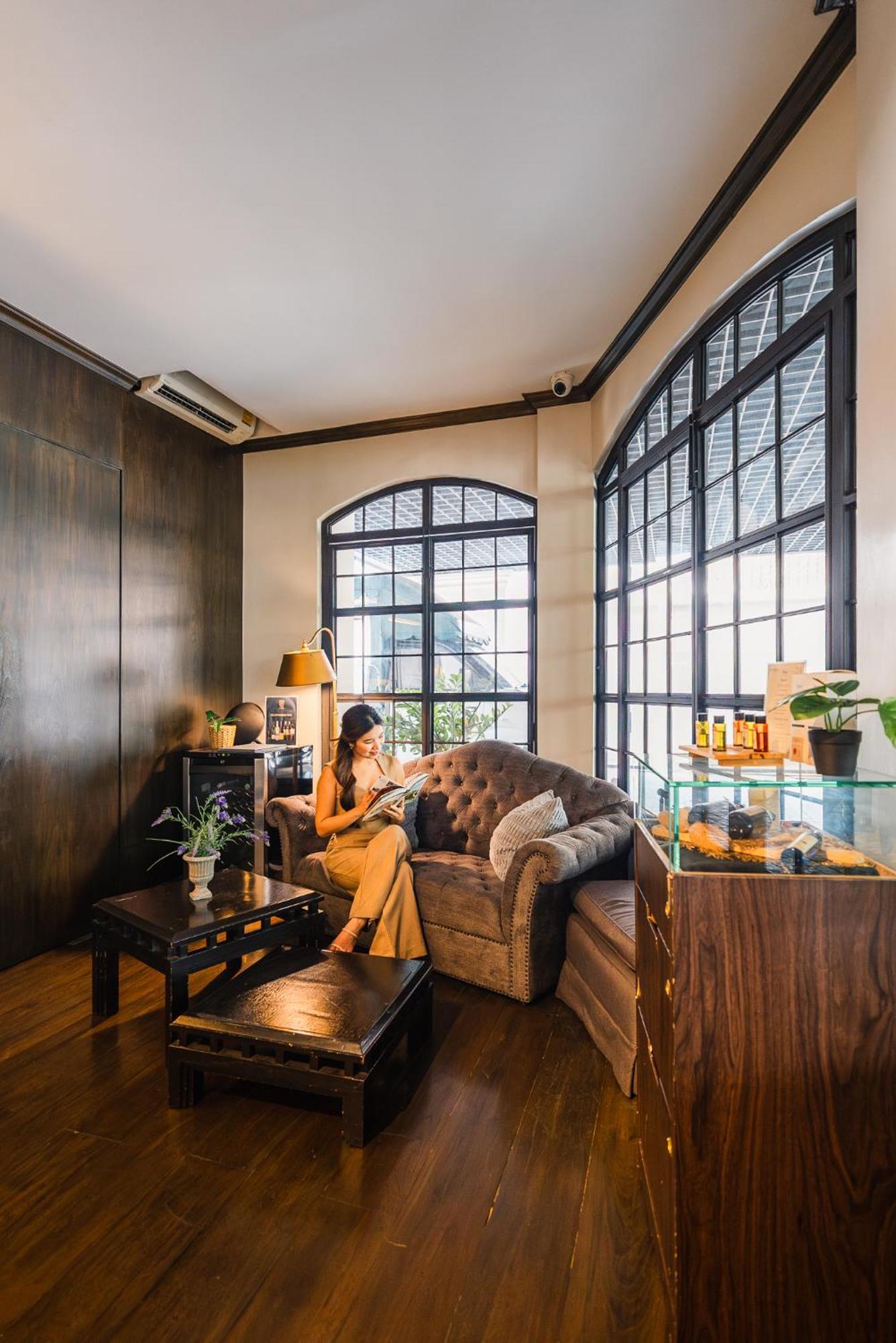 Thea Private Suites By Th District Банкок Екстериор снимка